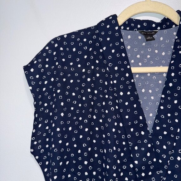Ann Taylor Navy Polka Dot Sleeveless Wrap Blouse XS - Picture 5 of 6